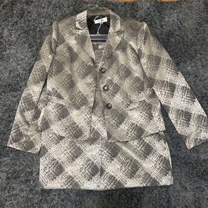 Beautiful Le Suit blazer and skirt set